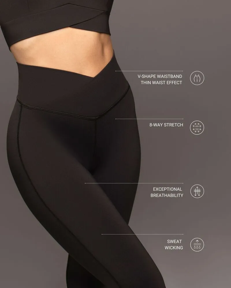 leggings anatomy - female wearing black color leggings and top